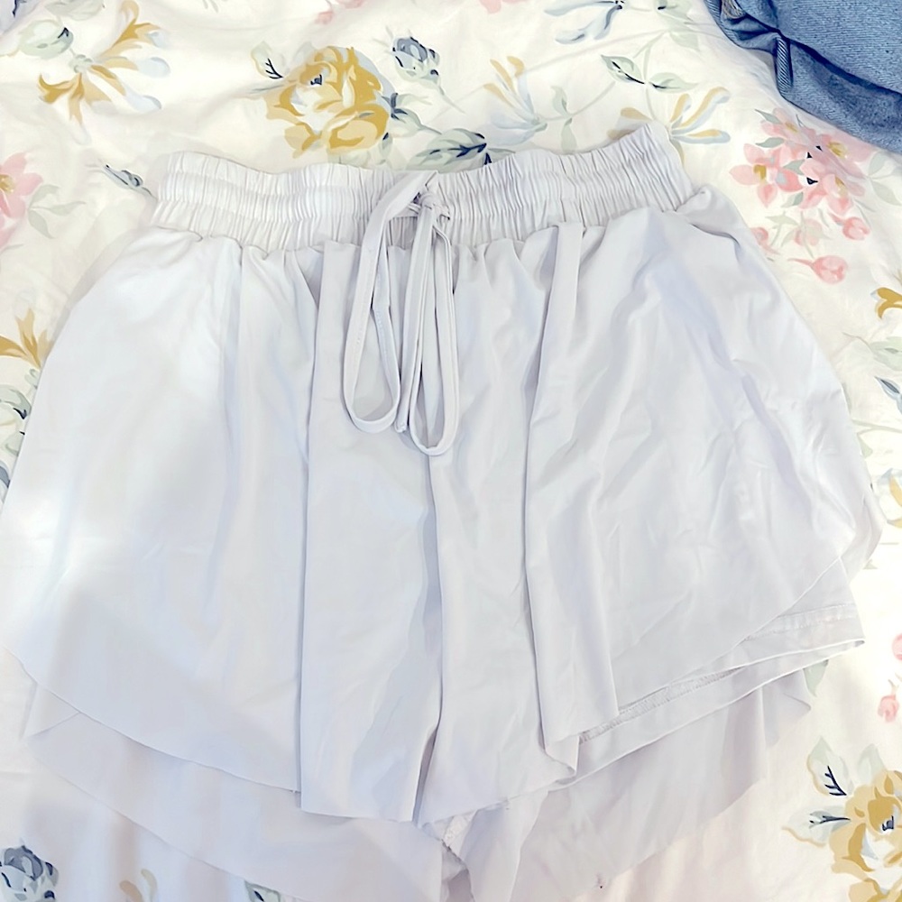 altar d’state flowy shorts